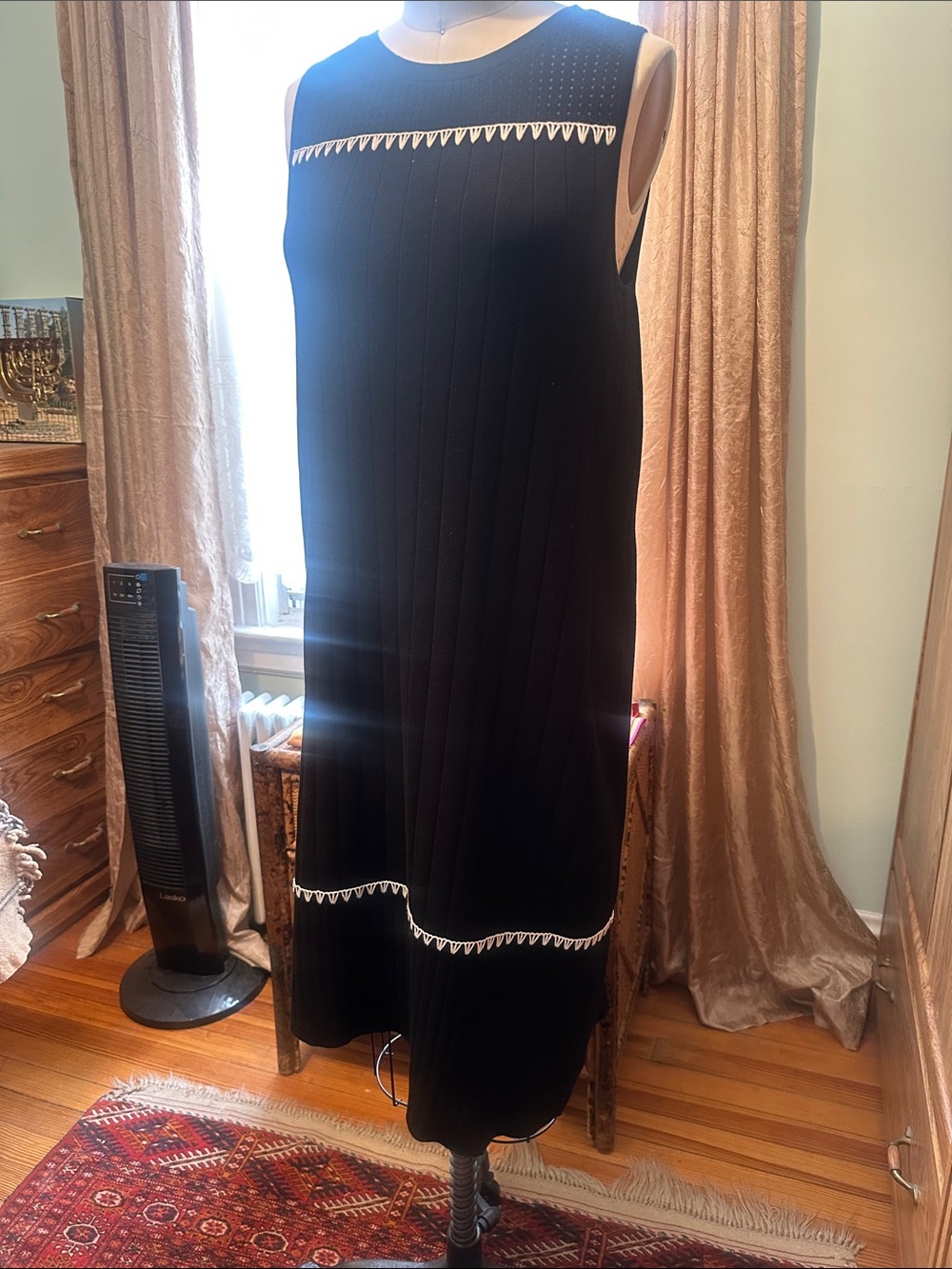 🌺🌺Black Sleeveless Midi Knit Dress with White Zigzag Trim